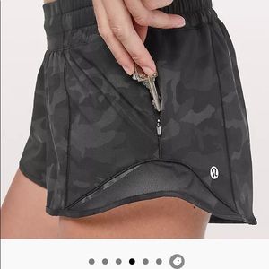 SOLD Lululemon Hotty Hot Shorts 2.5” in Camo NWT